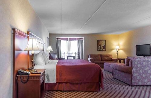 Sault Ste. Marie Hotel | Quality Inn & Suites Bay Front