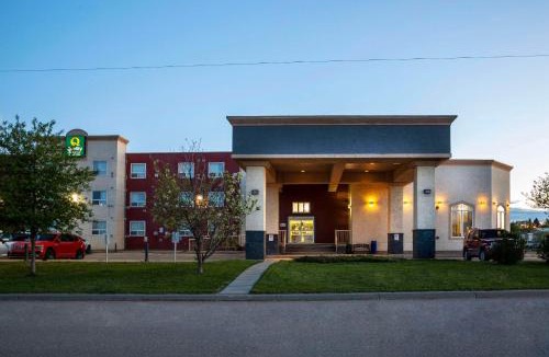Whitecourt Hotel | Quality Inn & Suites