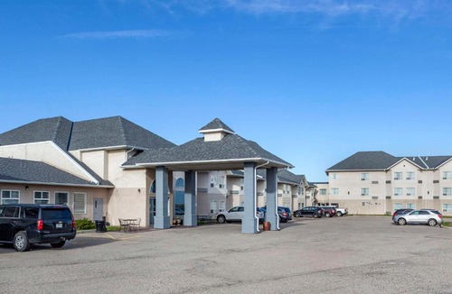 Leduc Hotel | Quality Inn & Suites Edmonton International Airport