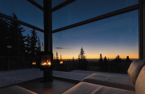 Lac Beauport Ski Chalet | QUARTZ