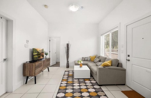 Guildford House | Quiet Comfort Suite in Oriole Surrey