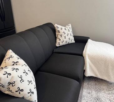 Calgary House | Quiet Comfortable 1-Bedroom