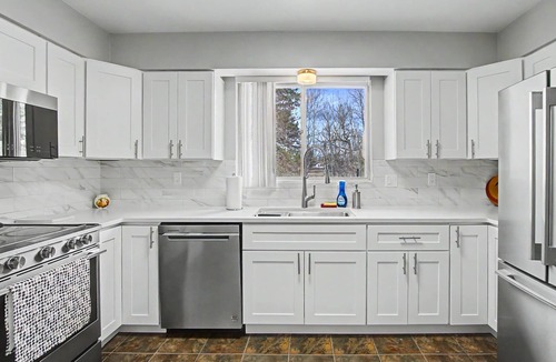 Prince George House | Quiet & Cozy Retreat, Near Downtown Prince George