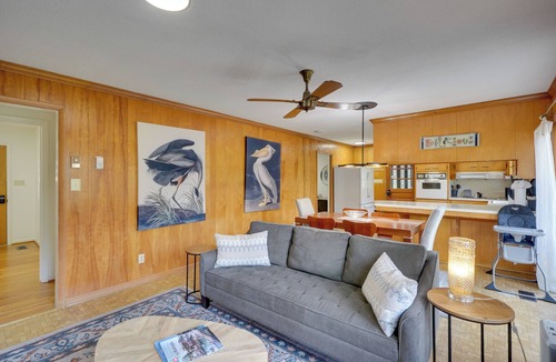 Cary House | Quiet Downtown Cary Home w/Screened Porch