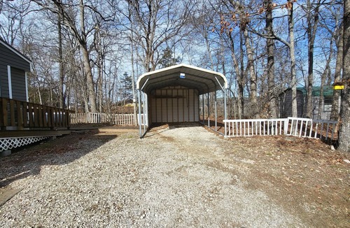 Shell Knob House | Quiet. Relaxing. Deck, carport & fire pit. Free ice. 3 miles to lake.
