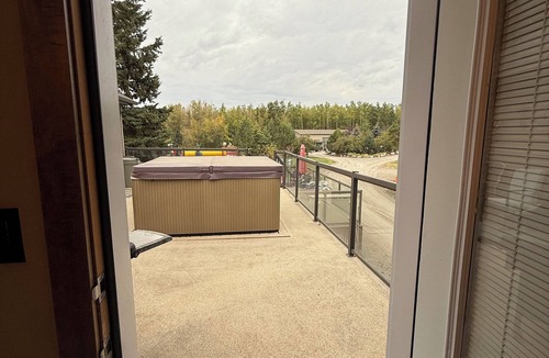 Markerville House | Quiet relaxing home on acreage just minutes from Sylvan Lake