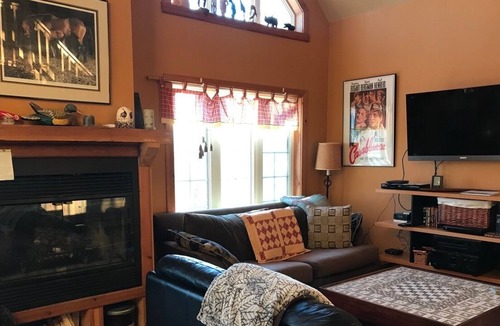 Mont-Tremblant Ski Chalet | Quiet, Romantic Chalet / Cottage