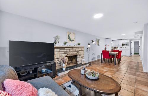 Marpole Villa | Quiet Westside l Cozy Lower Level Suite l Near YVR