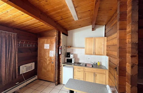 Sylvan Lake Hotel | Raccoon Lodge