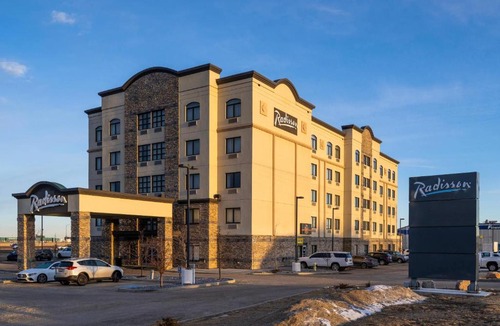Leduc Hotel | Radisson Hotel Edmonton Airport
