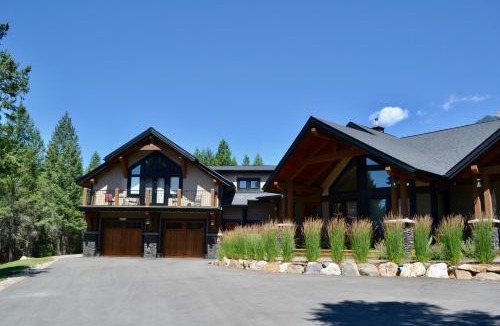 Radium Hot Springs Apartment | Radium Elk Park B & B