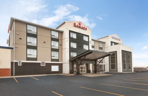 Airdrie Hotel | Ramada by Wyndham Airdrie Hotel & Suites