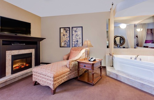 Camrose Hotel | Ramada by Wyndham Camrose