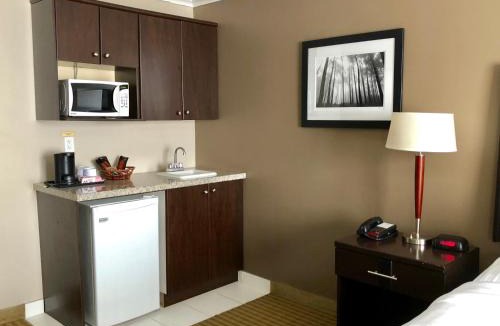 Cold Lake Hotel | Ramada by Wyndham Cold Lake
