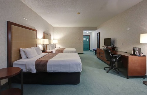 Nisku Hotel | Ramada by Wyndham Nisku Edmonton Airport