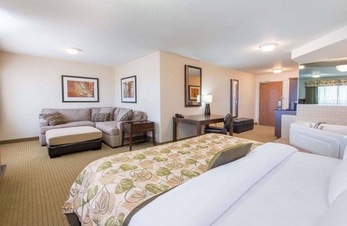 Wainwright Hotel | Ramada by Wyndham Wainwright