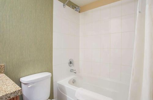 Williams Lake Hotel | Ramada by Wyndham Williams Lake