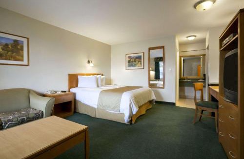 Merritt Hotel | Ramada Merritt