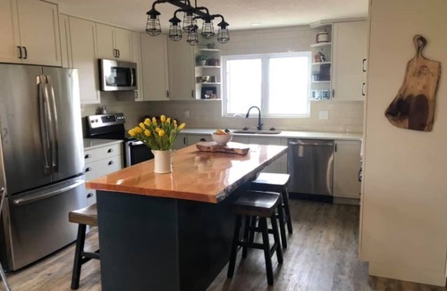 Halkirk House | RANCH VACATION, WEDDING, FAMILY REUNION! PRIVATE RANCH HOME AND FACILITIES