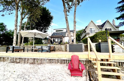 Tiny Cottage | Rare Beachfront Cottage for Sun + Ski Lovers