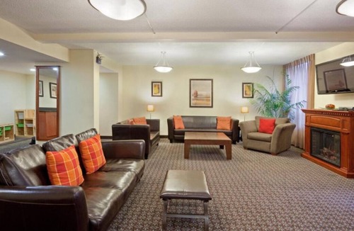 Quartier des Spectacles House | Rare Find! 4 Comfortable Units, Full Kitchen, Close to Chinatown