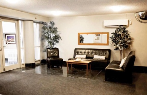 Quartier des Spectacles House | Rare Find! 4 Comfortable Units, Full Kitchen, Close to Chinatown