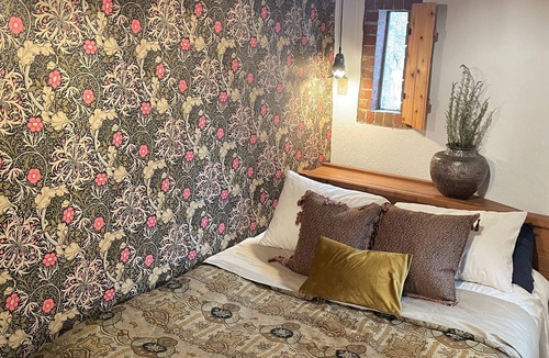 Ferintosh House | Raspberry Castle - Uniquely Beautiful, Raspberry Castle - Uniquely Beautiful