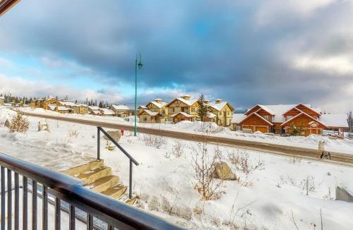 Big White Ski Resort Apartment | Raven 104