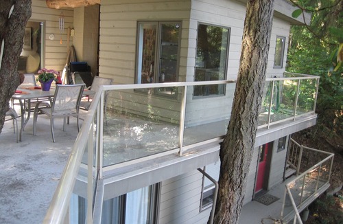 Maple Bay Cottage | Raven Haven: nature & solitude right on Maple Bay