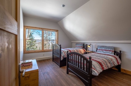 Lac Superieur Village Ski Chalet | RCNT Chalets /4 bedroom Chalet with private spa