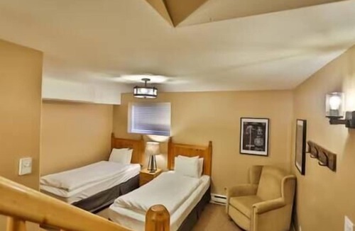 Fernie Condo | Recently Updated 3 level Riverside Condo