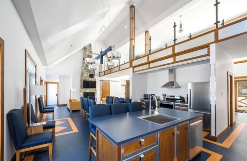Saint-Paulin House | Reconnect with Nature – Wellness Resort Stay with Trails, River Views & Forest