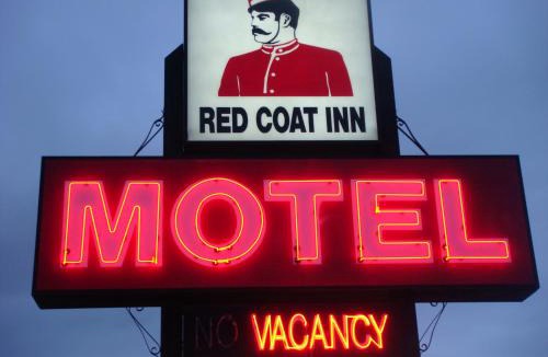 Fort Macleod Hotel | Red Coat Inn Motel