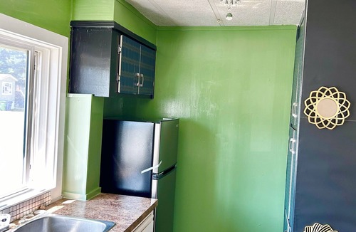 Red Deer Bed & Breakfast | Red Deer Entire Home Away from Home 2Beds 1Bath