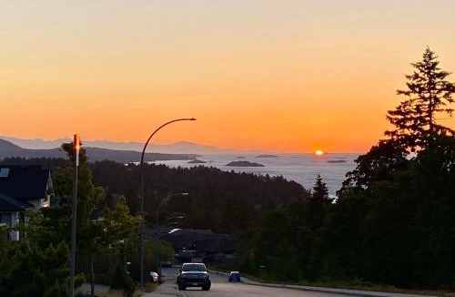 Regional District of Nanaimo House | Red Robe B&B