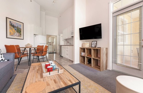 East Kootenay House | Red Roost: Unit 2014B 1BR at Mountain View Villas