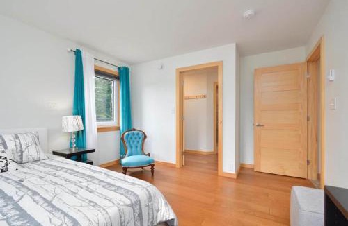 Cape Breton Island House | Redbird Lakehouse Suite