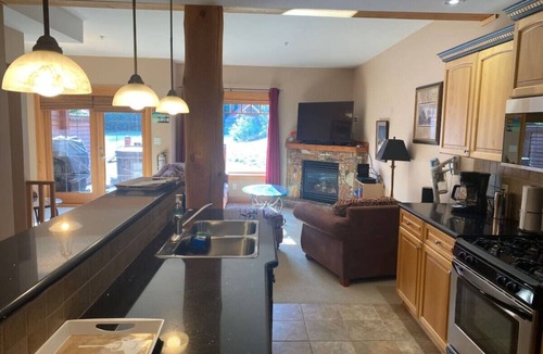 Rossland Villa | Redstone Chalets C Red Mountain