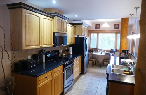 Rossland Villa | Redstone Chalets C Red Mountain