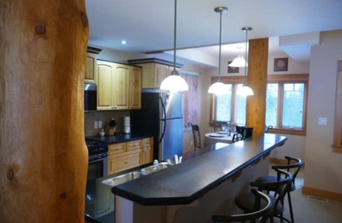 Rossland Villa | Redstone Chalets C Red Mountain