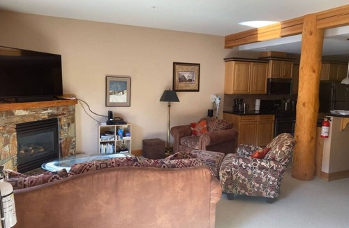 Rossland Villa | Redstone Chalets C Red Mountain