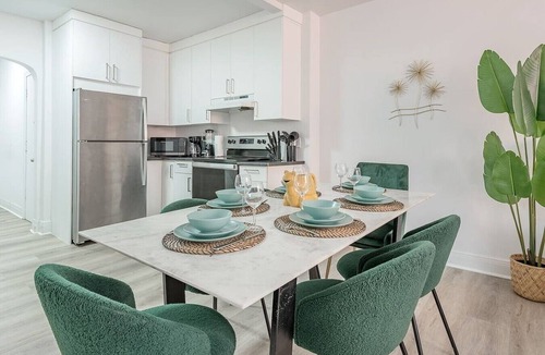Golden Square Mile Apartment | Refined Downtown Retreat Free Parking