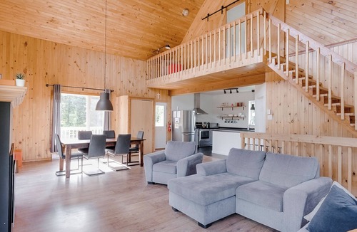Baie-St-Paul House | Relaxation and the river