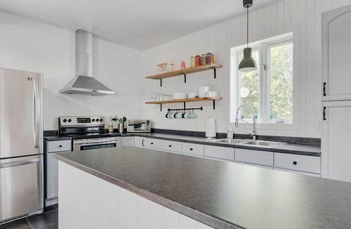 Baie-St-Paul House | Relaxation and the river