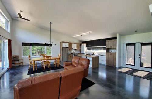 Chateau-Richer Ski Chalet | Relaxation & Comfort - Chalet Sault a la Puce