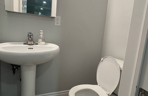Windsor House | Relaxing stay in Windsor (Ontario) near Ambassador Bridge