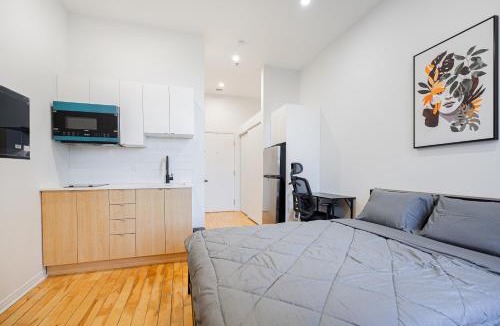Montreal Apartment | Relaxing Studio for 2 Guest with parking