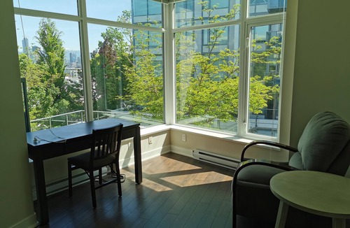 Kitsilano Condo | Relocation special/Kits Garden View Condo
