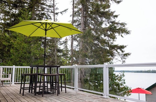 Moonbeam Cottage | Remi Lake Escape. A four season lake front cottage.