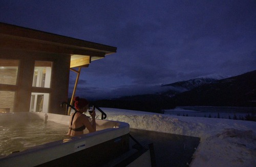 Usk House | Remote Luxury Waterfront Mountain Estate